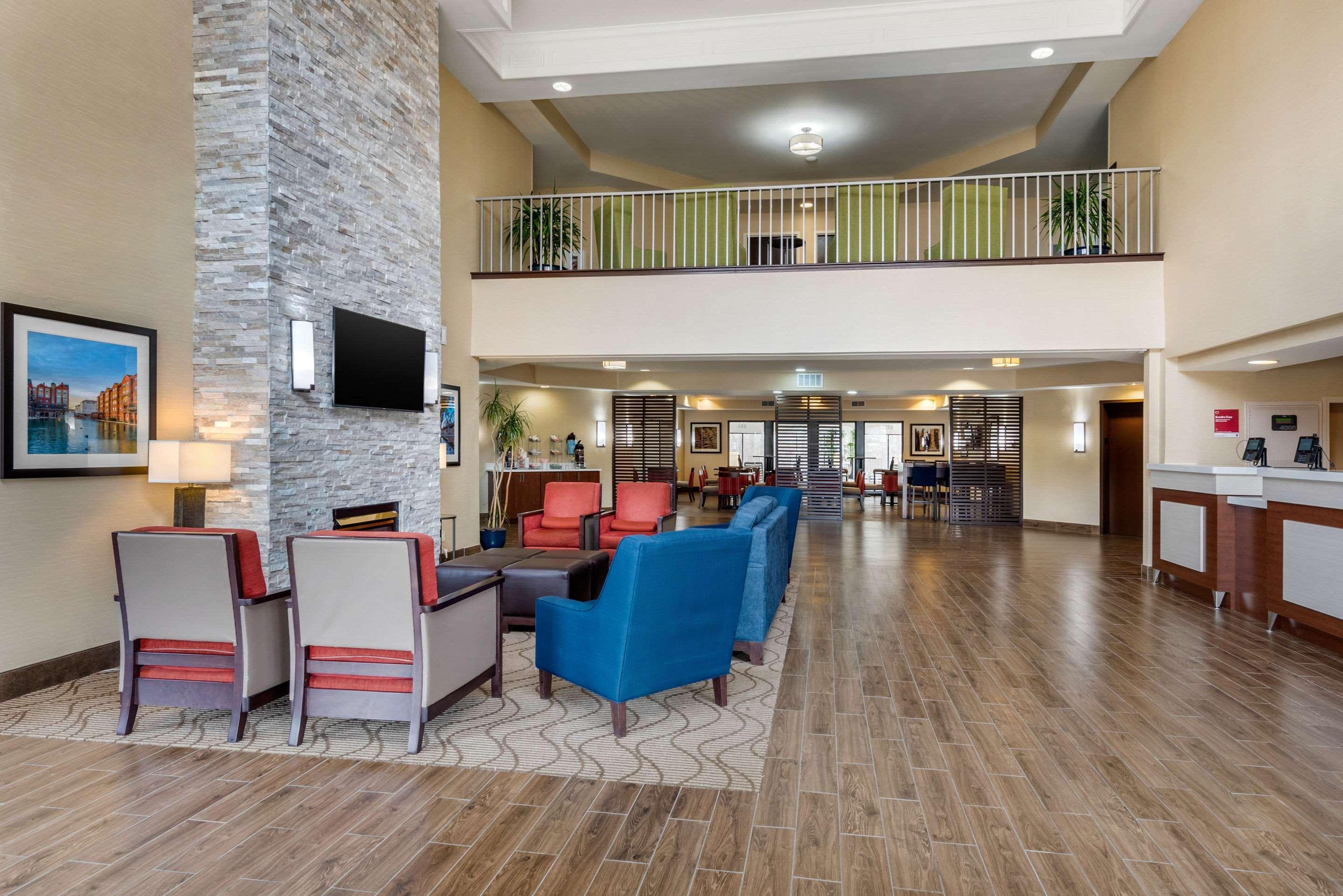 Comfort Suites Lafayette University Area Eksteriør bilde